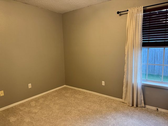 2992 W Wildflower Street, Fayetteville, AR 72704