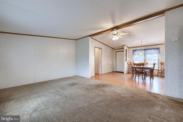 16 BRIAN CT, Stevens, PA 17578