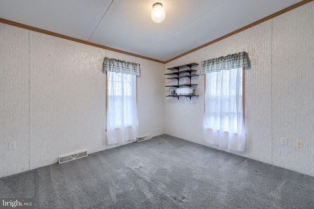 16 BRIAN CT, Stevens, PA 17578