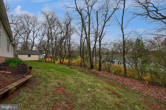 16 BRIAN CT, Stevens, PA 17578