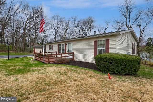 16 BRIAN CT, Stevens, PA 17578