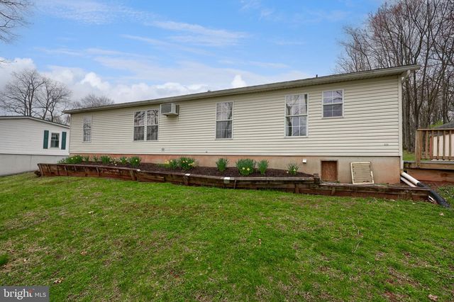 16 BRIAN CT, Stevens, PA 17578