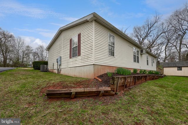 16 BRIAN CT, Stevens, PA 17578