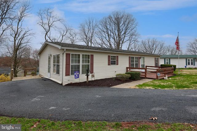 16 BRIAN CT, Stevens, PA 17578
