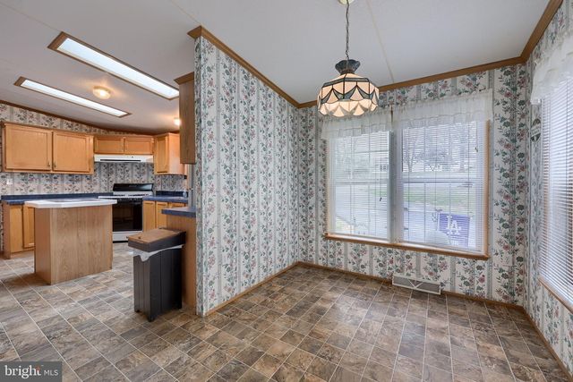 16 BRIAN CT, Stevens, PA 17578