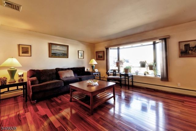 54 Yost Pl, Fair Lawn Boro, NJ 07410