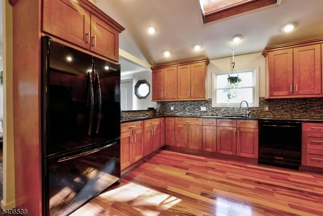 54 Yost Pl, Fair Lawn Boro, NJ 07410