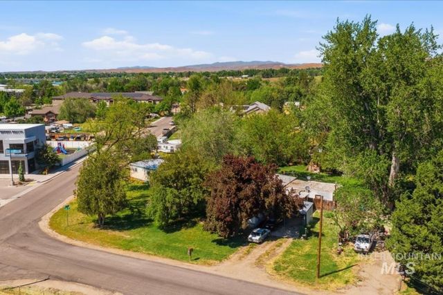 7700 N Jennie Ln & 10426 W Claudia Road, Boise, ID 83714