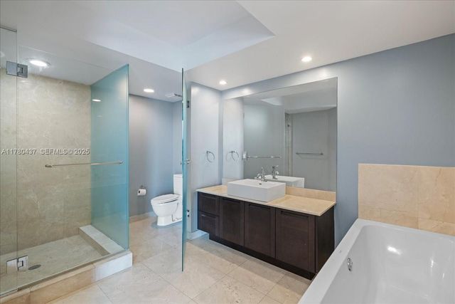 200 Sunny Isle Boulevard 21202, Sunny Isles Beach, FL 33160