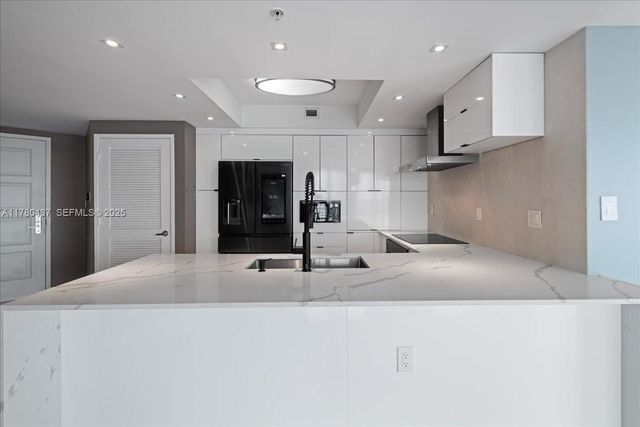 200 Sunny Isle Boulevard 21202, Sunny Isles Beach, FL 33160