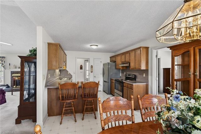 5719 Rolling Meadows Road, Randleman, NC 27317