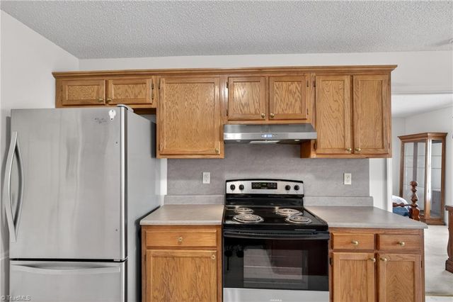 5719 Rolling Meadows Road, Randleman, NC 27317