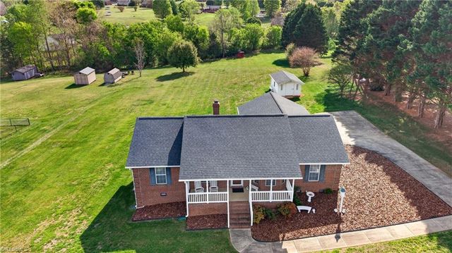 5719 Rolling Meadows Road, Randleman, NC 27317