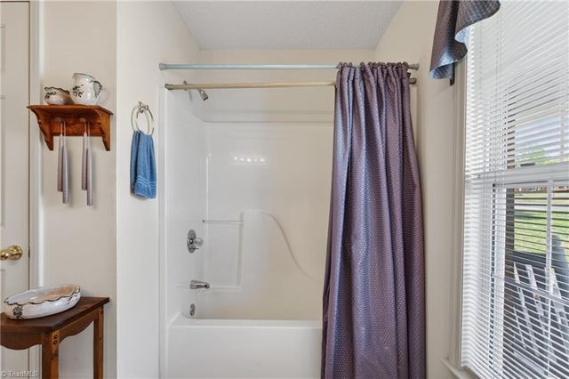 5719 Rolling Meadows Road, Randleman, NC 27317
