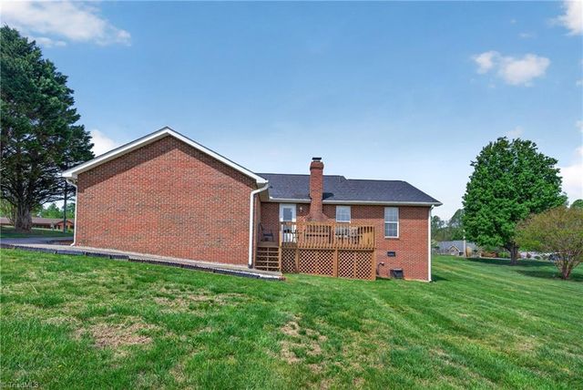 5719 Rolling Meadows Road, Randleman, NC 27317