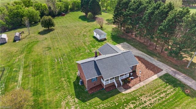 5719 Rolling Meadows Road, Randleman, NC 27317