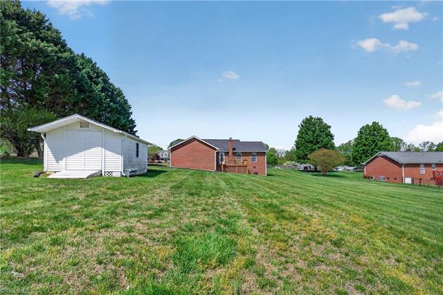 5719 Rolling Meadows Road, Randleman, NC 27317