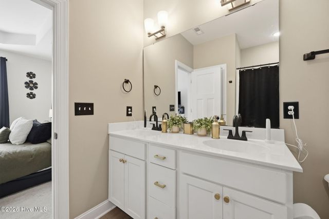 1520 Penncross Drive, Greenville, NC 27834