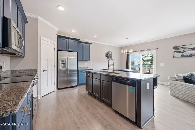 1520 Penncross Drive, Greenville, NC 27834