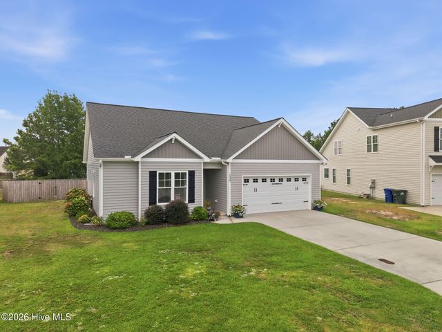 1520 Penncross Drive, Greenville, NC 27834