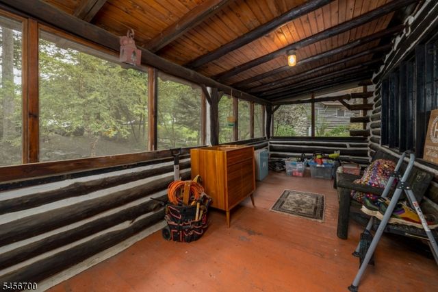 8 Mountainside Dr, Vernon Twp., NJ 07461