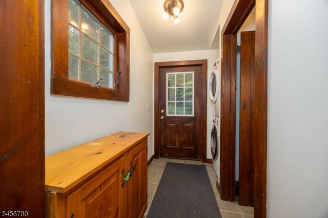 8 Mountainside Dr, Vernon Twp., NJ 07461