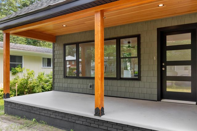 95 Lakewood Parkway, Burlington, VT 05401
