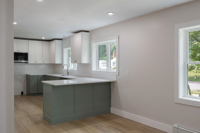 95 Lakewood Parkway, Burlington, VT 05401