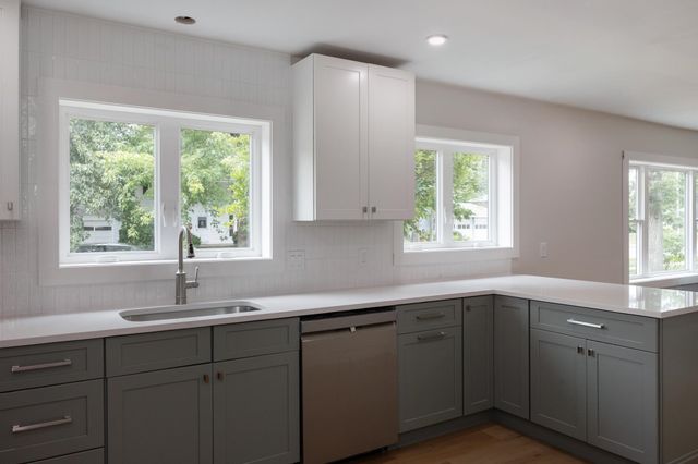 95 Lakewood Parkway, Burlington, VT 05401