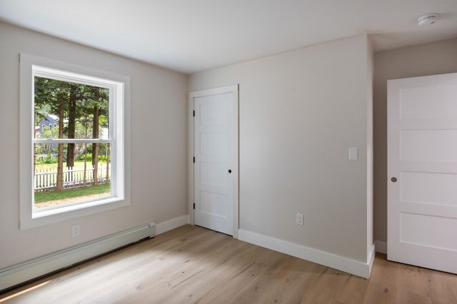 95 Lakewood Parkway, Burlington, VT 05401