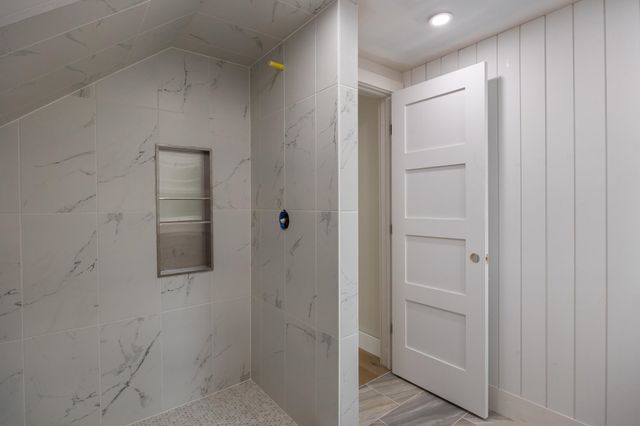 95 Lakewood Parkway, Burlington, VT 05401