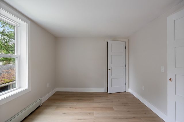 95 Lakewood Parkway, Burlington, VT 05401