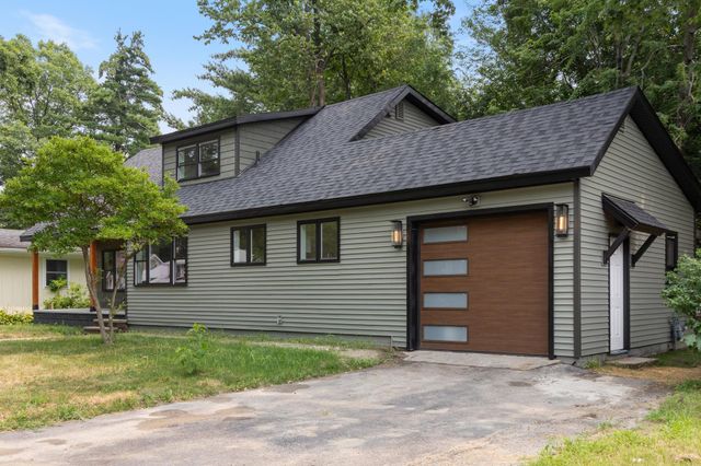 95 Lakewood Parkway, Burlington, VT 05401