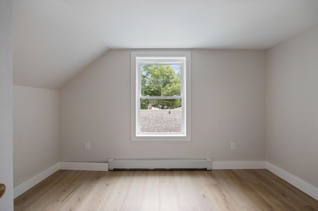 95 Lakewood Parkway, Burlington, VT 05401