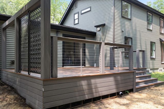 95 Lakewood Parkway, Burlington, VT 05401