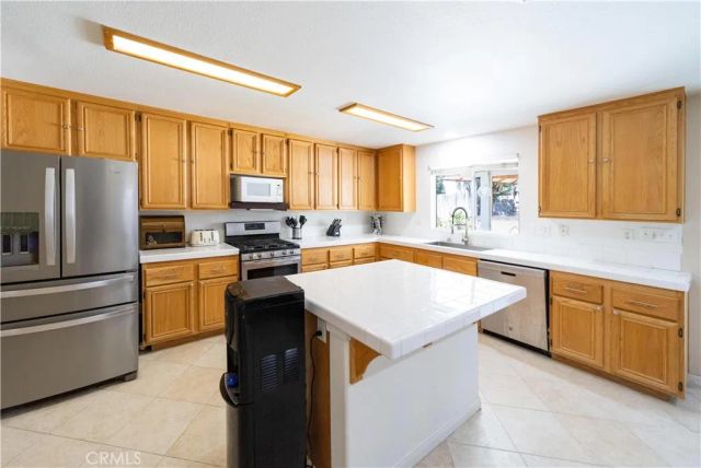 5914 Honeysuckle, San Bernardino, CA 92407