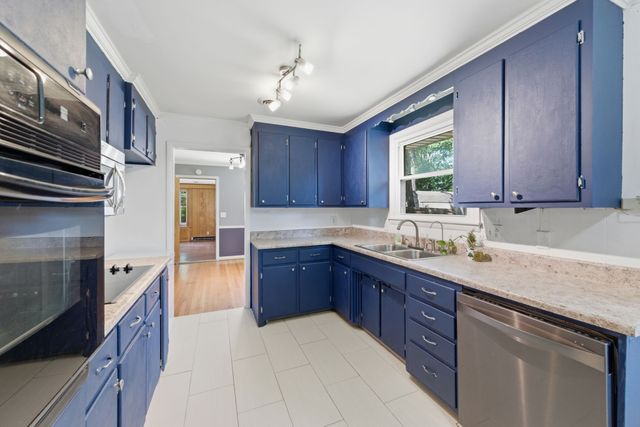 201 Holiday Dr, Madison, TN 37115