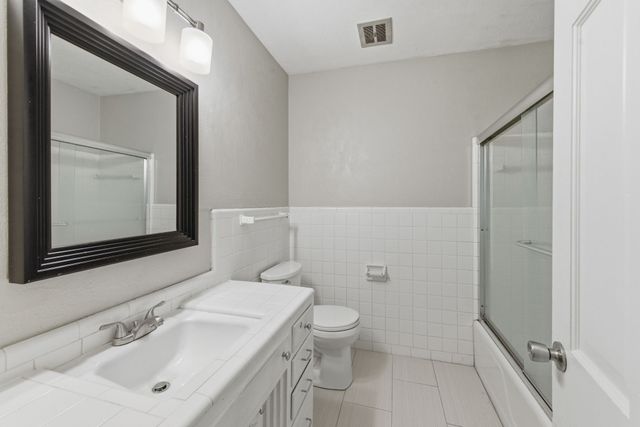 201 Holiday Dr, Madison, TN 37115