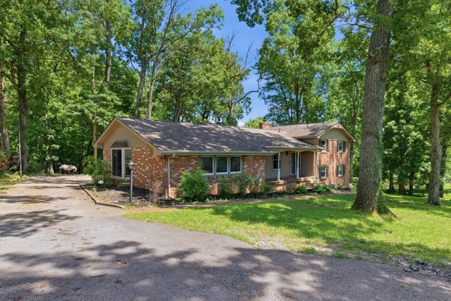 201 Holiday Dr, Madison, TN 37115