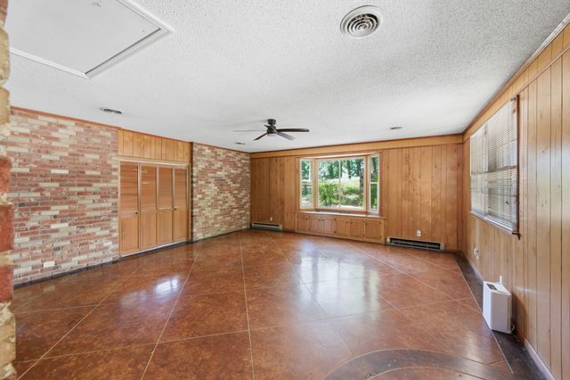 201 Holiday Dr, Madison, TN 37115