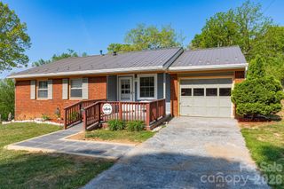 30 Compton Drive, Asheville, NC 28806
