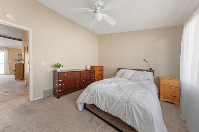 164 River Woods Lane, Burnsville, MN 55337