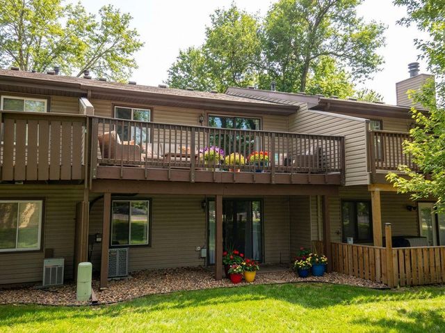 164 River Woods Lane, Burnsville, MN 55337