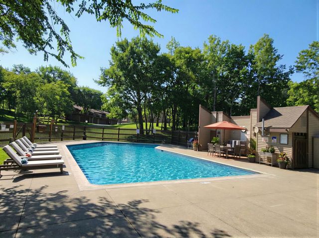 164 River Woods Lane, Burnsville, MN 55337