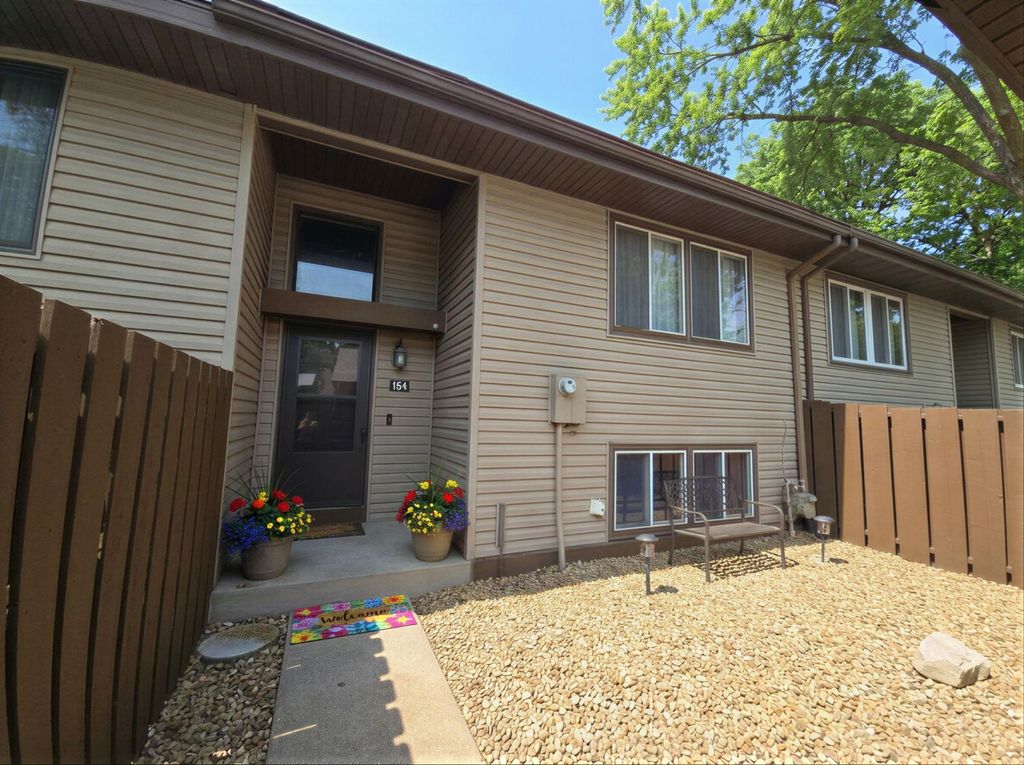 164 River Woods Lane, Burnsville, MN 55337