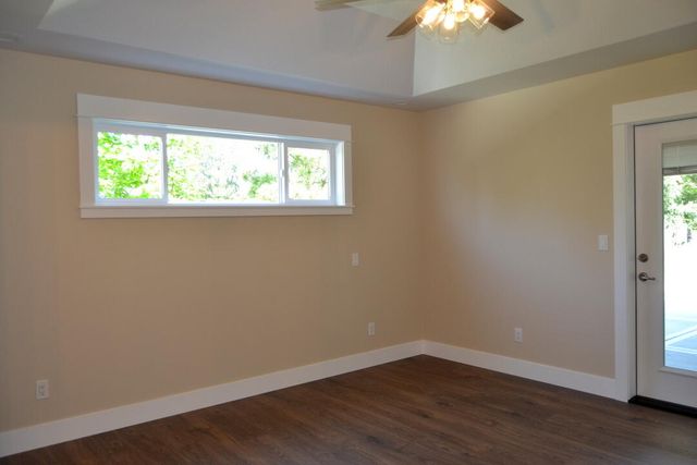 180 SW Rock Gulch Road, Grants Pass, OR 97527