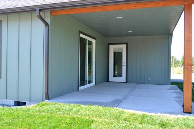 180 SW Rock Gulch Road, Grants Pass, OR 97527