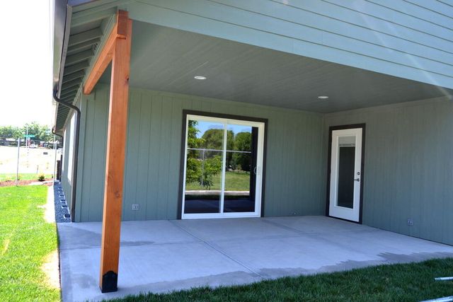 180 SW Rock Gulch Road, Grants Pass, OR 97527