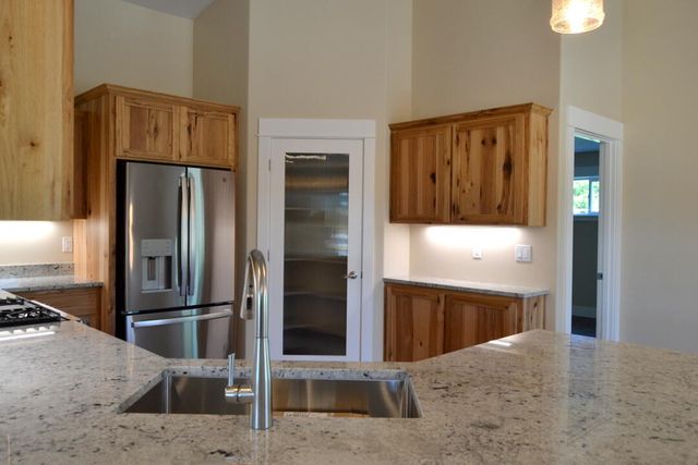 180 SW Rock Gulch Road, Grants Pass, OR 97527