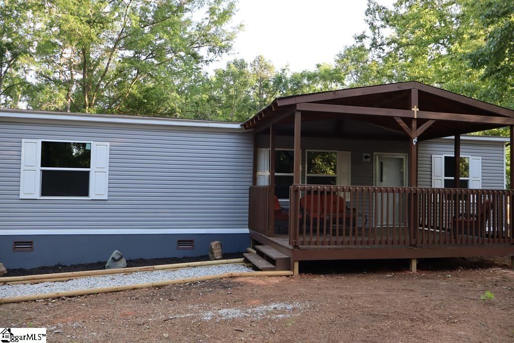 104 Trout Stree S Greenwood Street, Greenwood, SC 29649